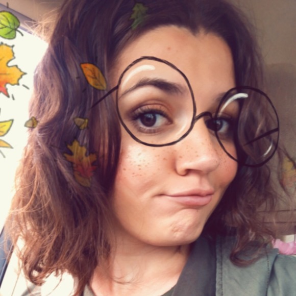 Meet your Posher, Tabitha - Picture 1 of 1